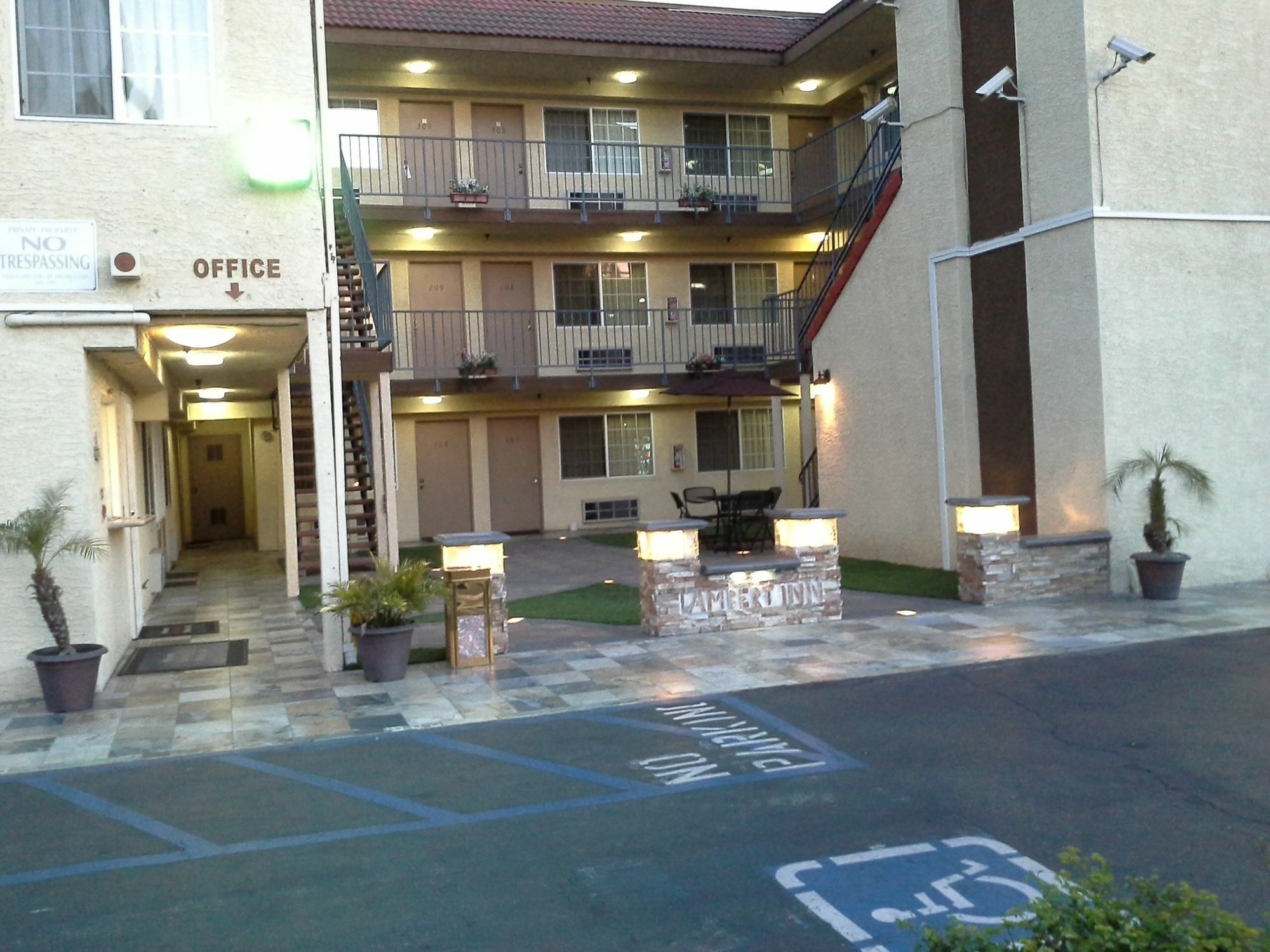 Lambert Inn Whittier Exterior photo